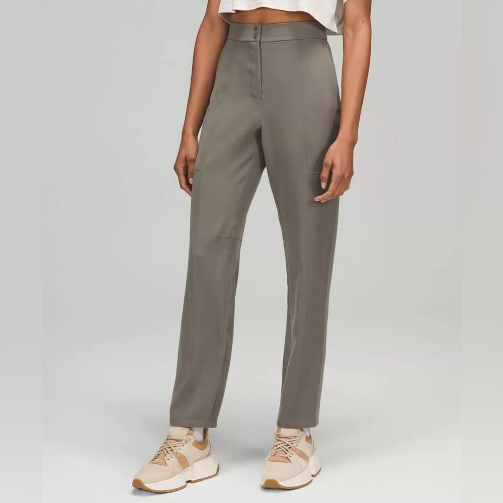 Lululemon Dynamic Days Pant in Sage